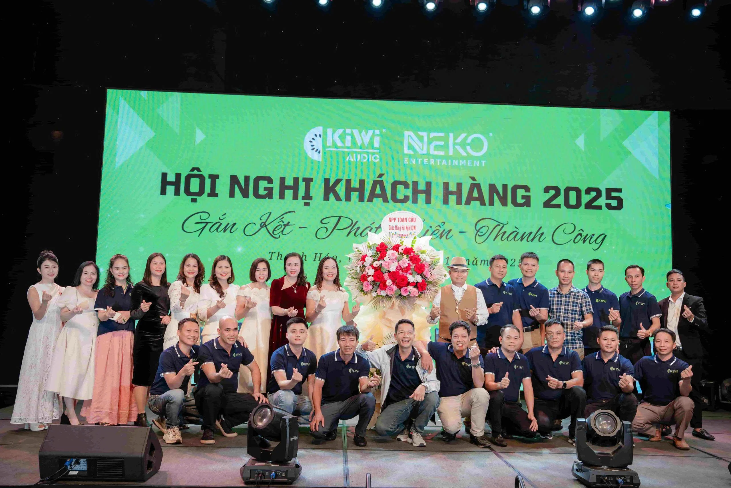 Trao Kỷ Niệm Chương Đối Tác Bền Vững